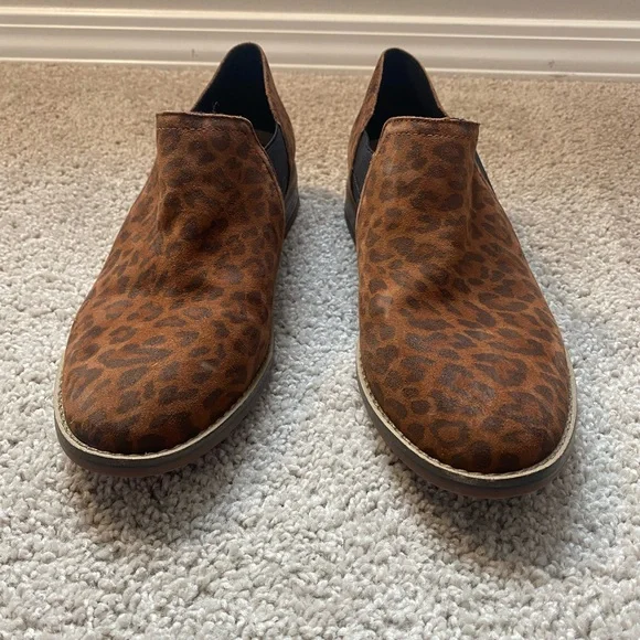 Clarks Brown Leopard Print Women's Shoes | 8.5 - Picture 3 of 12